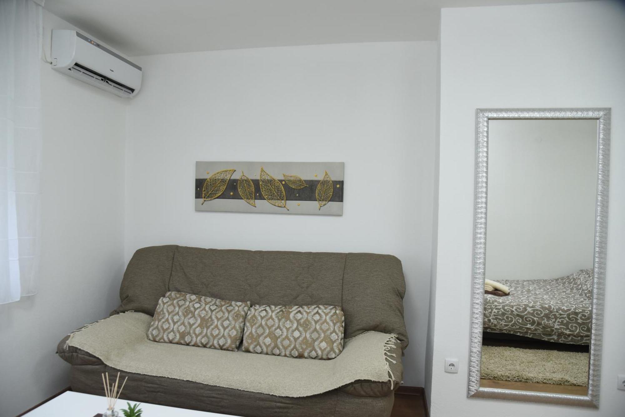Apartmani Sofronic Loznica 1 Bagian luar foto